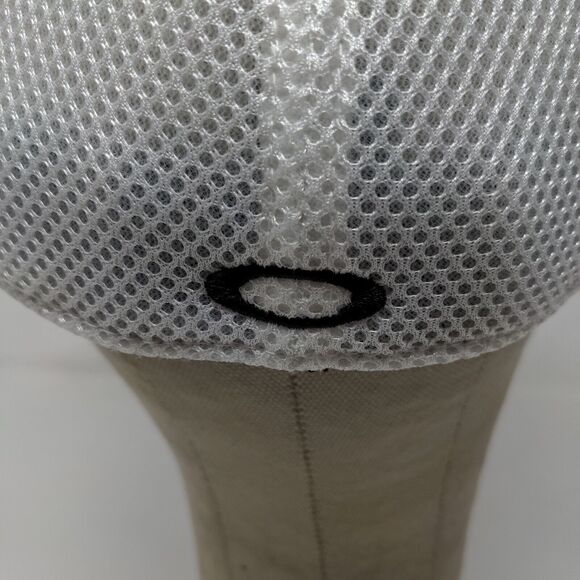 A-Flex Men's Fitted Mesh Back Hat Red White Size L/XL Embroidered O Logo - Picture 8 of 13